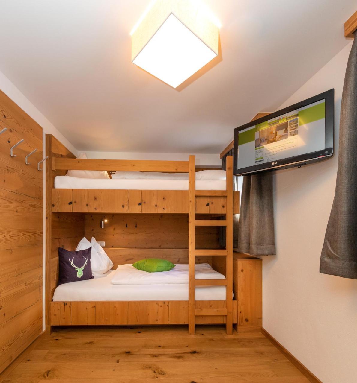 Das Gruenholz Aparthotel Mühlbach am Hochkönig Buitenkant foto